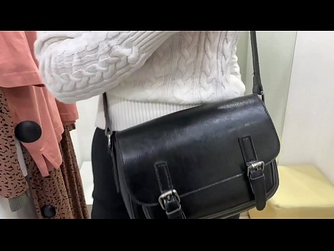 ❤️ Javna masturbacija mlade kurbe FeralBerry z dildom v garderobi Slute pri nas sl.com-porn-hat.ru ️❤